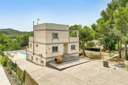 Villa with swimming pool and BBQ in the heart of nature near Valencia 25min Отели в г. Альбалат-делс-Тарончерс