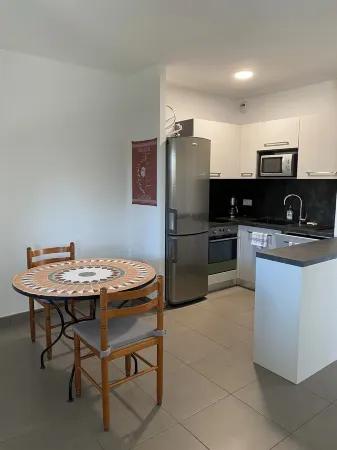 Quiet apartment 5 minutes from amenities Отели в г. Гизоначча