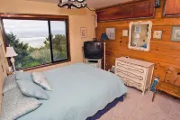 "WOW House" - Prime Panoramic Oceanfront Home 뉴포트 호텔