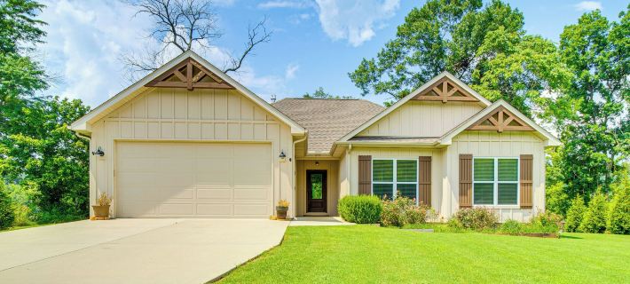 Flippin Home w/ Deck & Grill: Steps to White River Ξενοδοχεία στην πόλη Marion County