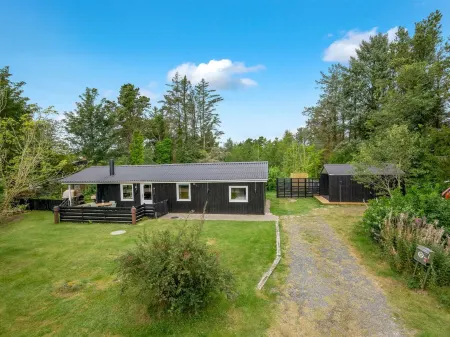 "Tiina" - 500m to the Fjord Отели в г. Тарм