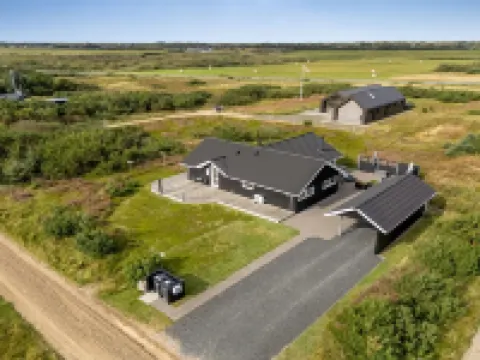 "Christan" - 1.2km from the Sea