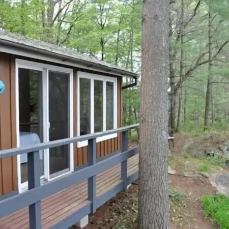Waterfront cottage @ Muskoka Pines kayaks/ fireplace /bbq/firepit
