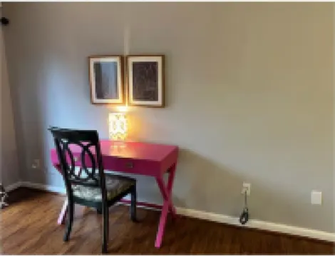 3-bedroom townhome in tranquil Modesto with AC