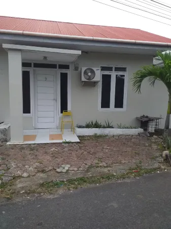 Kenangan Guest House Отели в г. Krueng Raya