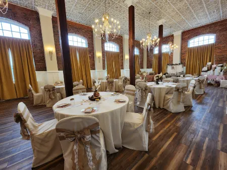 Historic Griffin Hotel