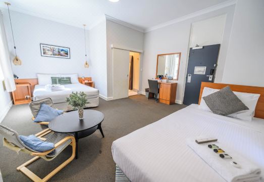 허스트빌 리츠 호텔