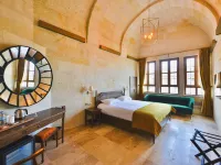 에반티아 케이브 스위트, 스페셜 클래스 어굽 호텔