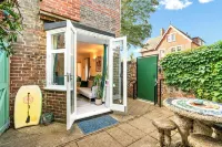 Flint Cottage – 3 Mins to Beach Hotel a Arun District