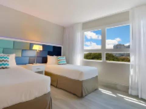 THE WAVE HOTEL CONDADO by IHG コンダドのホテル