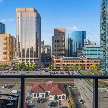 Globalstay. Downtown Calgary Apartments. Free Parking