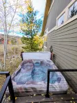 Amazing Home Directly on the Lift! Ski-In/Out, Private Hot Tub, Amazing Views! Hotels in Granby