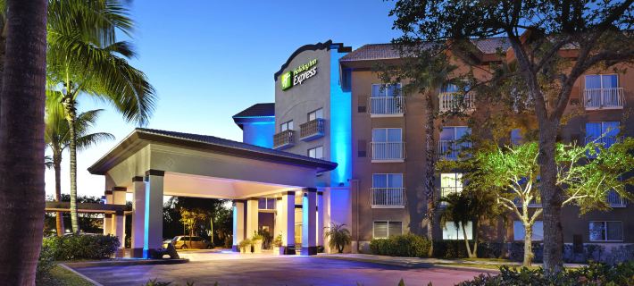 Holiday Inn Express & Suites NAPLES DOWNTOWN - 5TH AVENUE by IHG Hotels in Collier County