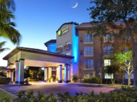 Holiday Inn Express & Suites NAPLES DOWNTOWN - 5TH AVENUE by IHG Hotels in Collier County