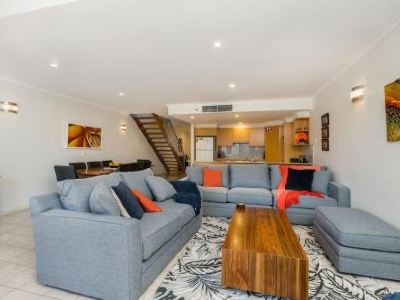 Absolute Solace - 2 - 8 Lawson Street