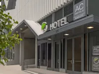 AC Hotel Miami Brickell Hotels near Puttshack