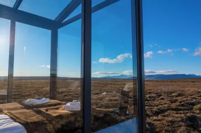 Tiny Glass Lodge Hotel in zona Kerid Crater