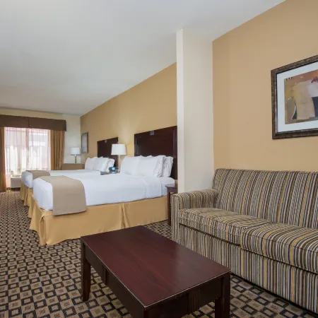 Holiday Inn Express & Suites CLOVIS by IHG