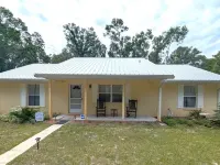 Country Retreat in North Central FL Oasis w/ Firepit, WiFi & Nearby Springs Hoteles en Condado de Dixie