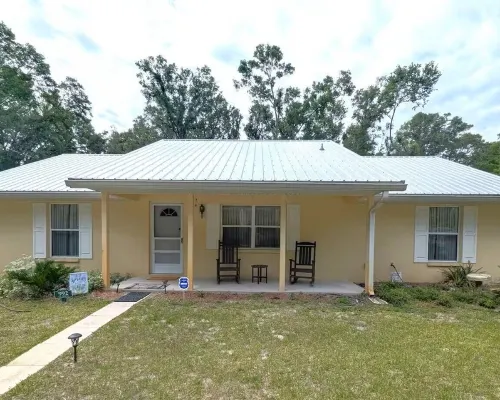 Country Retreat in North Central FL Oasis w/ Firepit, WiFi & Nearby Springs ディキシーのホテル