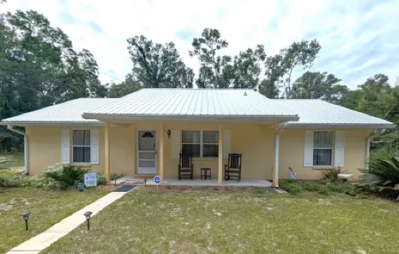 Country Retreat in North Central FL Oasis w/ Firepit, WiFi & Nearby Springs