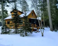 Soak up the Sun - Lakeside Cozy CabinNear Boulder Junction 3 Bdrm / 2 Bathrm Hotels in Presque Isle