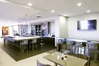 Holiday Inn ABILENE - NORTH COLLEGE AREA by IHG - فطور