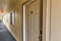 Cute Little River Condo, Newly updated 2 bedrooms 3 beds, sleeps 4-5