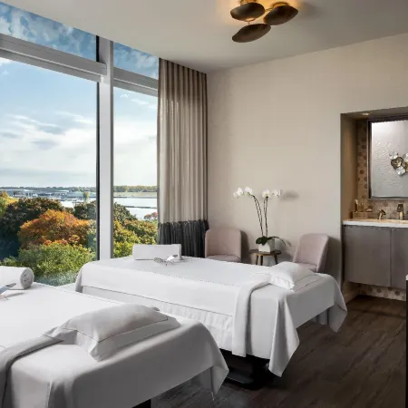 Hotel X Toronto, a Destination by Hyatt Hotel