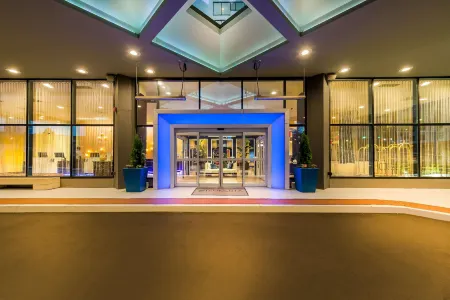 Sonesta White Plains Downtown Отели рядом с достопримечательностью «Парк Харбор Айленд»