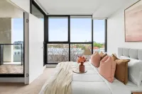 Comfy 2BR Apt Near the Yarra River Hotels in Abbotsford