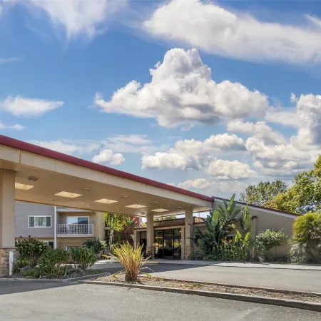 Best Western Plus Garden Court Inn