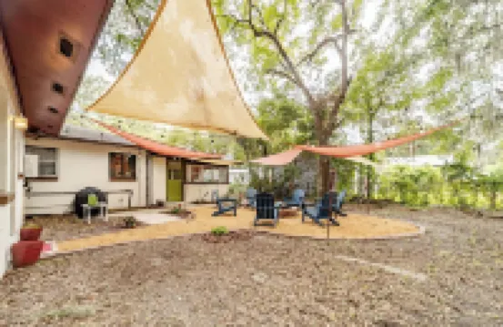 Spacious 3Br/2Bath Downtown Gem w/ Huge Yard • Firepit • Grill