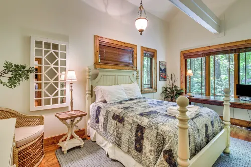 Luxe Trillium Home w/ Fire Pit, 5 Mi to Cashiers - WiFi
