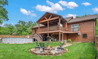 Teals Treasure Secluded Lakeside Cabin for 8!