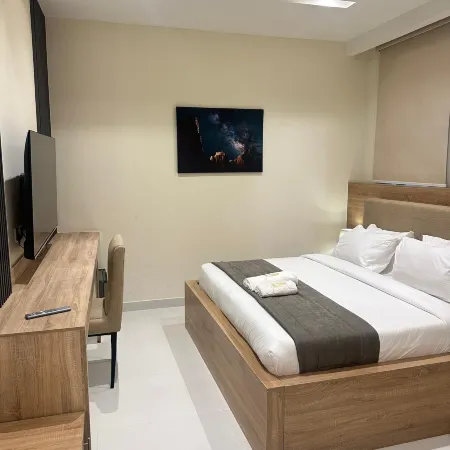Adar Hotel