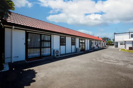 Summer Inn Motel - Newly Renovated, 2 Min Walk to Orewa Beach