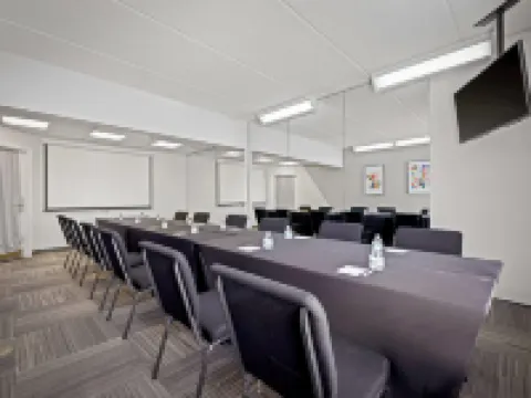 La Quinta Inn & Suites by Wyndham Miami Airport West ドラールのホテル