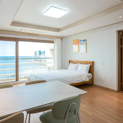 Ocean Palade Hotel Hotels near شاطئ إيهو