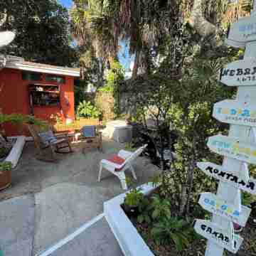 Surfside Suites Hotel Exterior