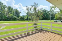 3 Mi to Beach: Pawleys Island Cottage - Boutique