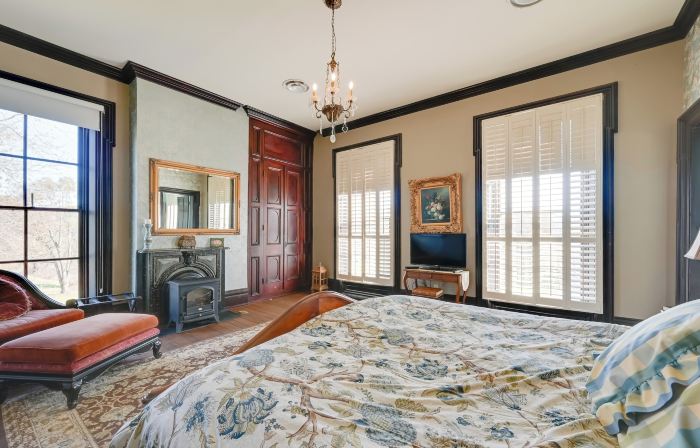 Walk to Golf Course: Spacious Rough River Retreat!