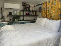 Pet Friendly, Modern Tour Bus Oasis!