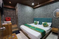 โรงแรม แคท