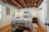 Pepperrell Place - Home for 6 - Kitchens