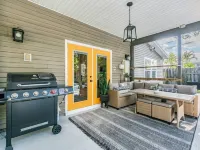 Home w/Heated Pool 10 Mins to Clearwater Beach! Hotels in Largo