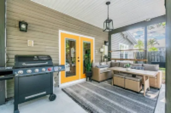 Home w/Heated Pool 10 Mins to Clearwater Beach!