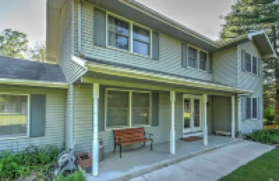 Private Plymouth Hideaway - 13 Miles to Ann Arbor!