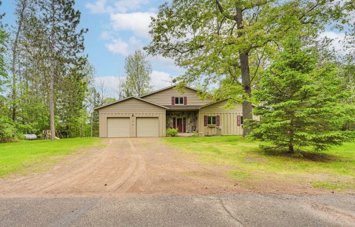 Lakeside Spooner Home w/ Game Room & Views!