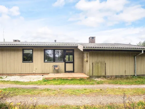 Charming Holiday Home in Blåvand with Hot Tub